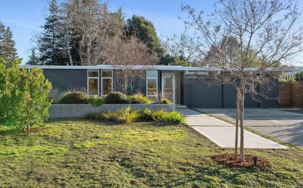 New Eichler home construction project exterior